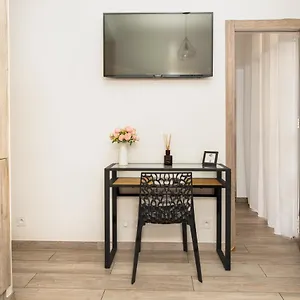 Apartment Centre Flat - Modern, Quiet And Brand New, Nice