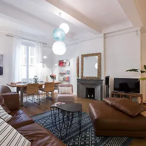 Pref 2 - F4 - Vaste Et Bourgeois ,3 Chambres, Ascenseur, Vx-nice Appartement